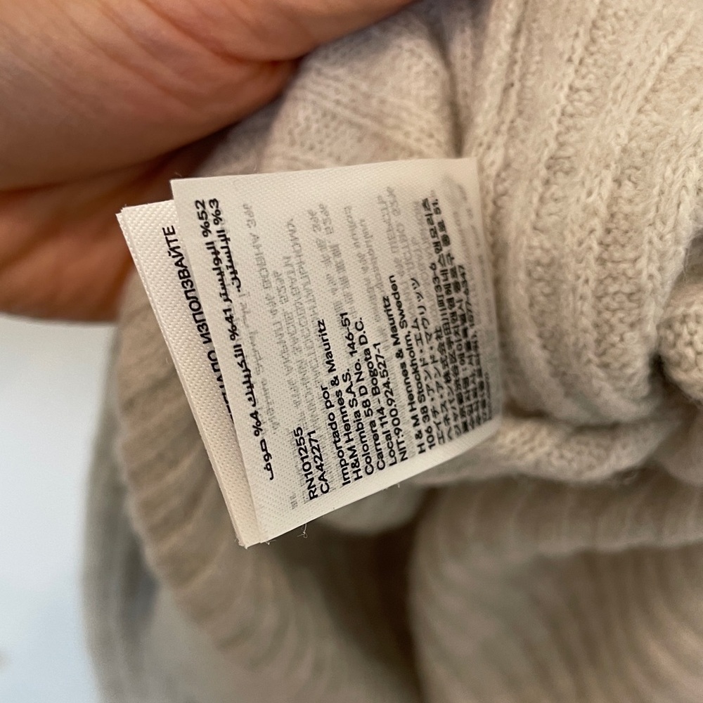 Oversized Gray Ribbed Knit Sweater - Picture 8 of 8